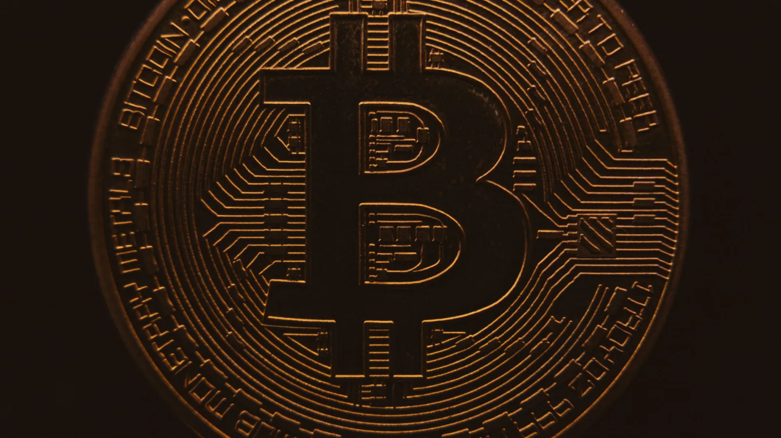 Originator and beneficiary data travelling with a crypto transfer between two VASPs